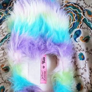 Betsy Johnson slip on slipper